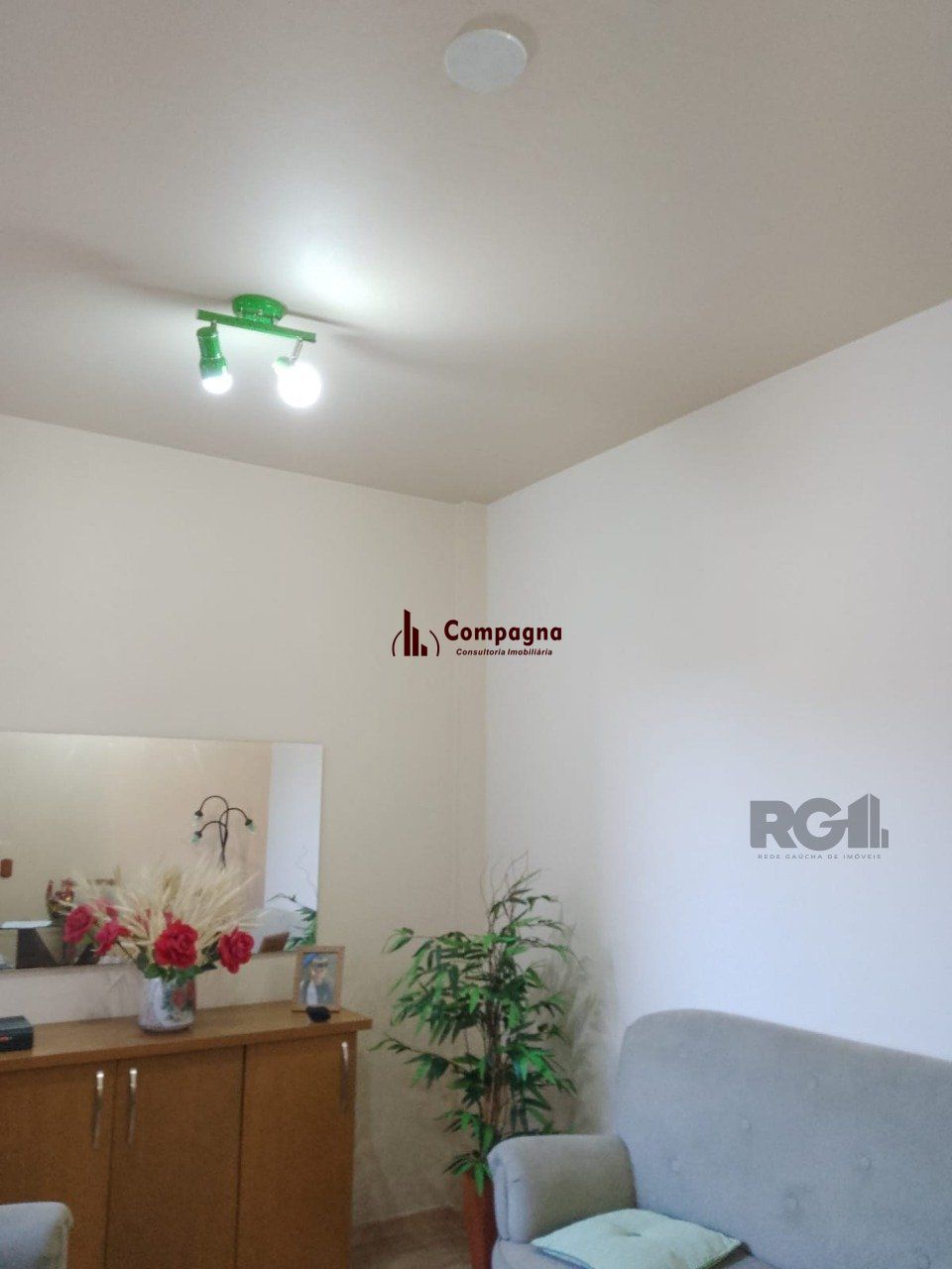 Apartamento 2 Dormitórios,frente,Bairro Cidade Baixa — foto 2