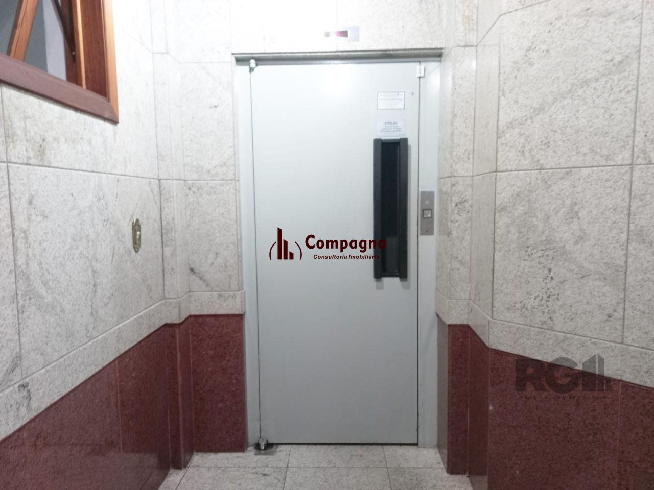 Sala Comercial à venda, 36m², Auxiliadora - Porto Alegre — foto 2