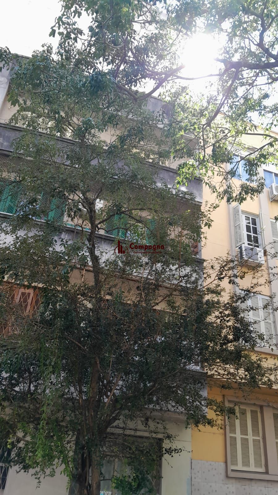 Apartamento com sacda, 2 quartos à venda na Avenida Desembargador André da Rocha, próximo Lima e Silva em Porto Alegre — foto 2