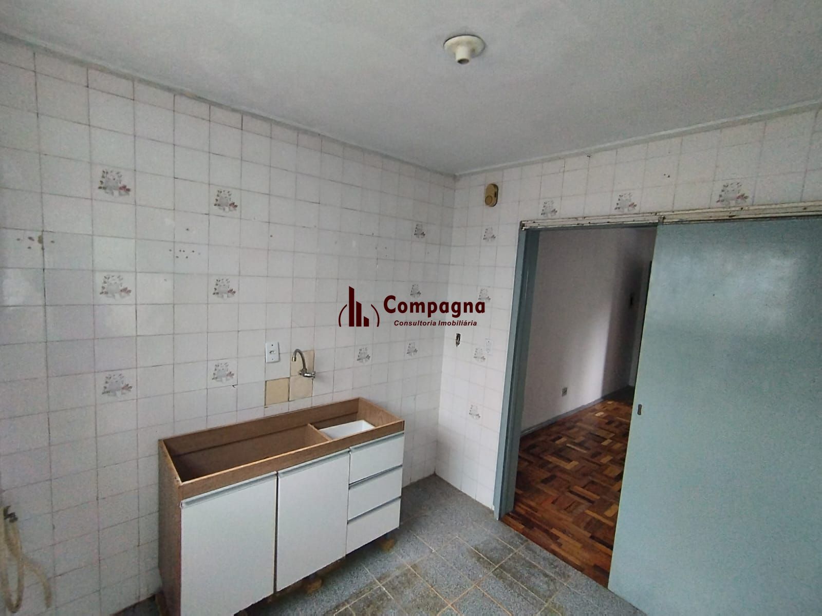 Aptº 3D, com Box escriturado, coberto e fechado, Preço Atrativo! — foto 4