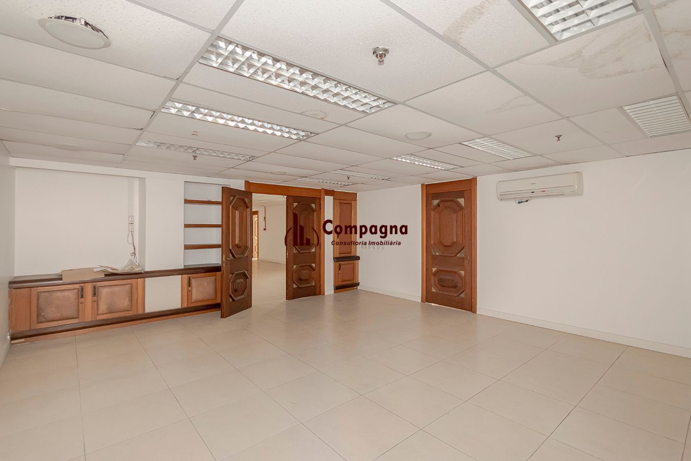 Conjunto Comercial, meio andar inteiro com várias salas e salão! — foto 5