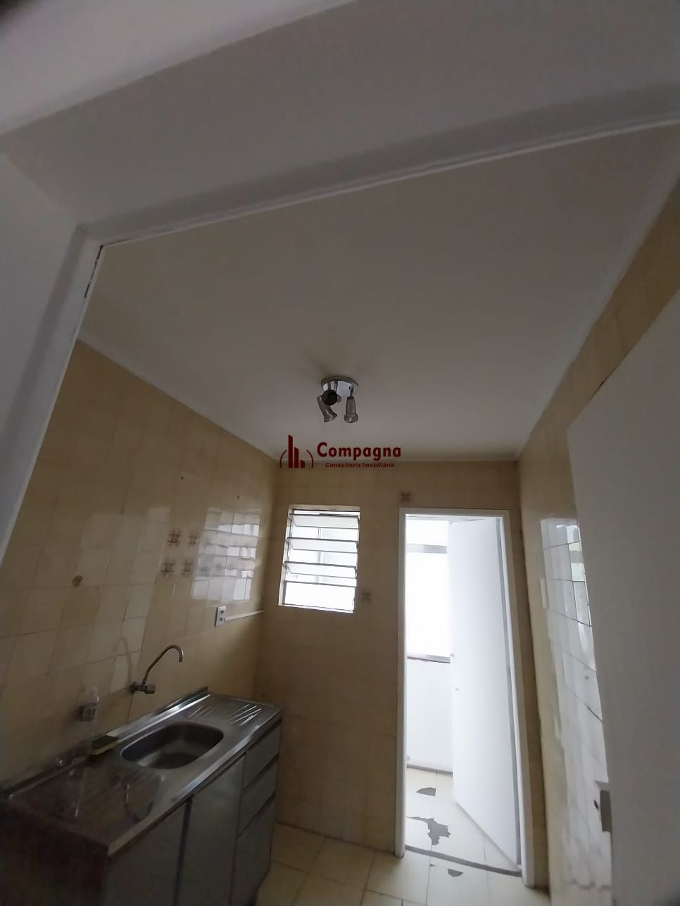 Apto 1D desocupado com BOX no Humaitá P. Alegre, Preço Atrativo — foto 3