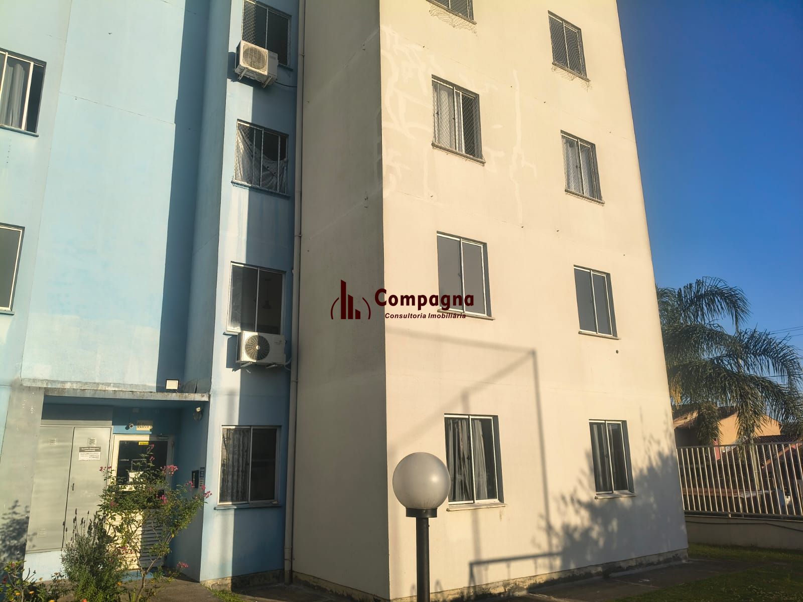 Apartamento 2 Quartos com Piscina e Portaria 24h na Restinga Porto Alegre/RS