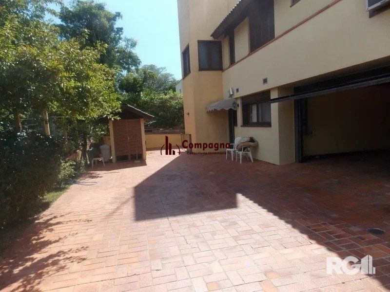 CASA EM CONDOMÍNIO DE ALTO PADRÃO — foto 3