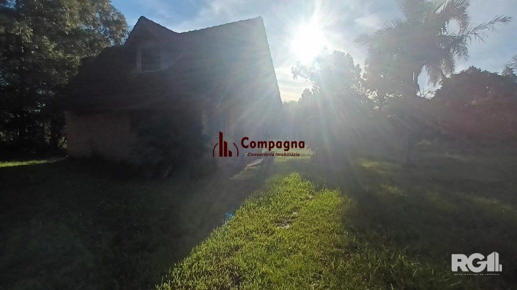 Sítio com 7.000m² no Parque Florestal Itapuã composto por dois terrenos, o primeiro medindo 3.420m² e o segundo 3.562,50m² Uma excelente opção para quem busca tranquilidade mesmo dentro da cidade.
