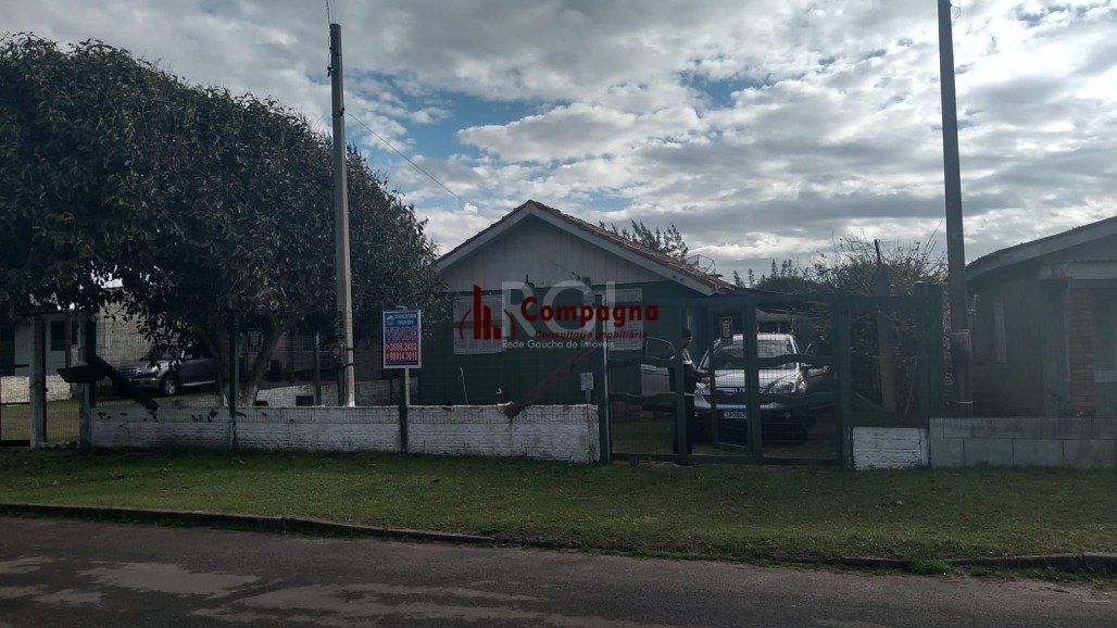 Casa para Venda - 150m², 2 dormitórios, Balneario Magisterio