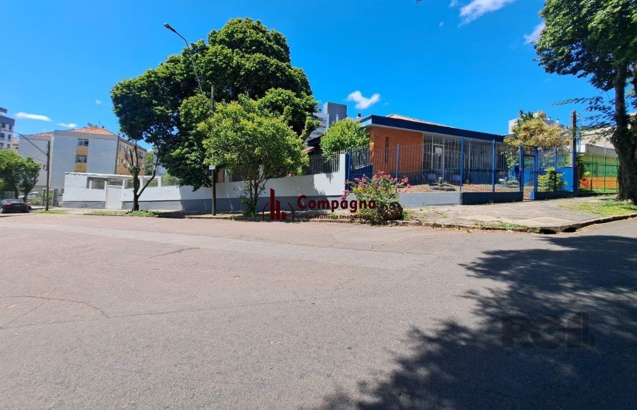 Casa 5 quartos à venda, 330m², Vila Ipiranga - Porto Alegre