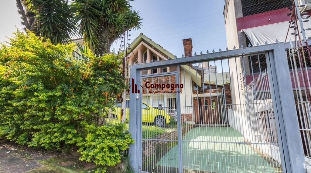 Casa Para Comprar com 3 quartos e 3 vagas no Rio Branco