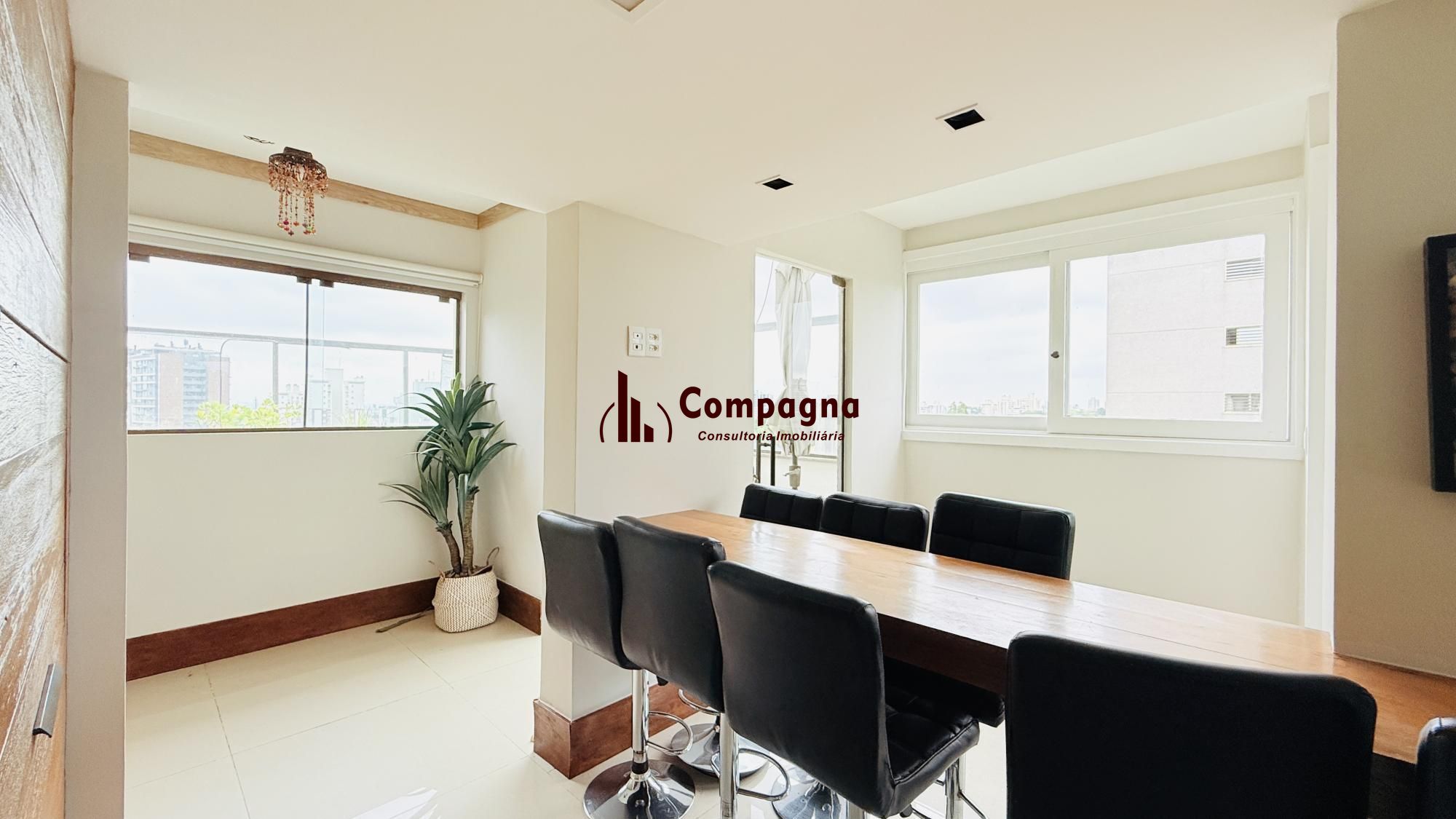 Cobertura Duplex de 318m com Piscina Privativa, Energia Solar e Vista Panorâmica — foto 4