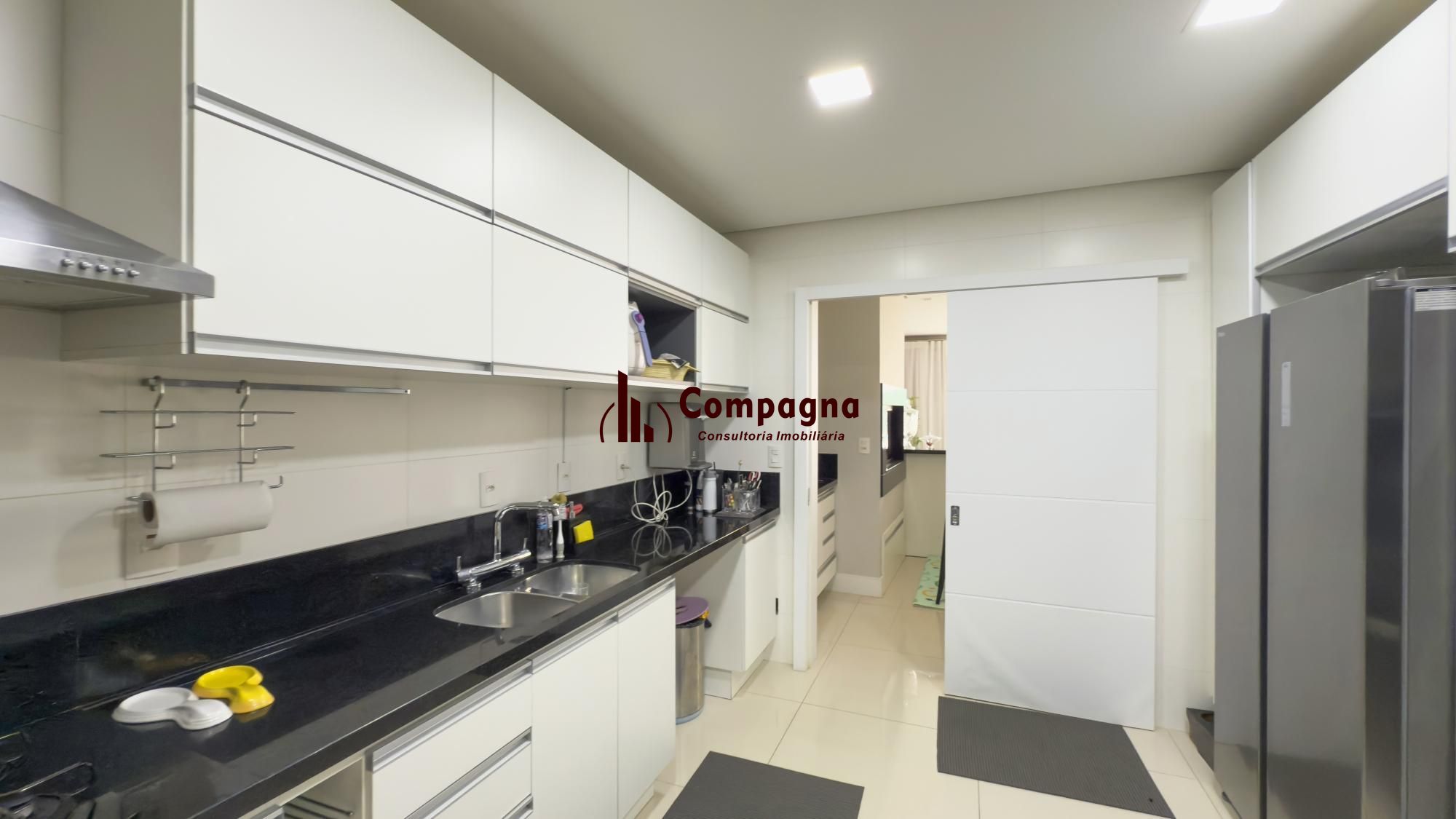 Casa para Comprar com 4 dormitórios, 386 m² - Chácara das Pedras - Porto Alegre — foto 5