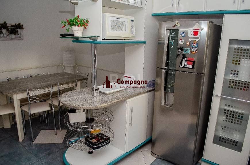Casa com 5 dormitórios, 550 m²  no Bairro Vila Jardim - Porto Alegre/RS — foto 4