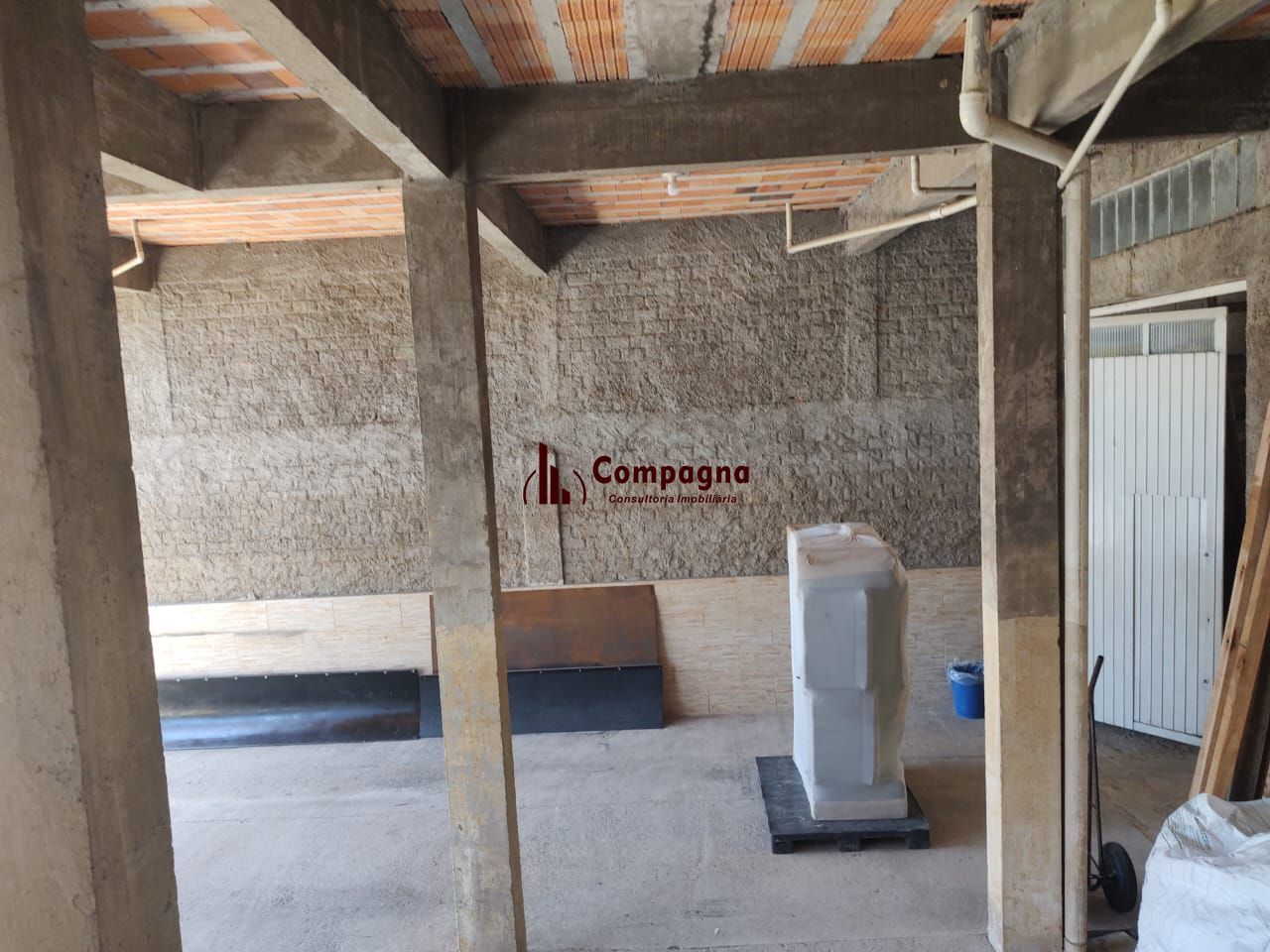Vende Casa Comercial com deposito nos fundos, 289,80m² — foto 3