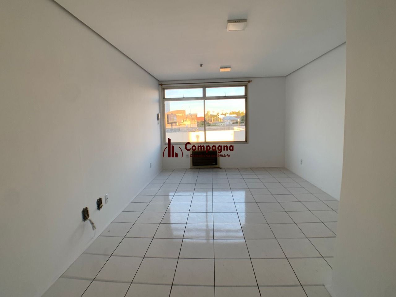 Sala Comercial Bairro Menino Deus — foto 2