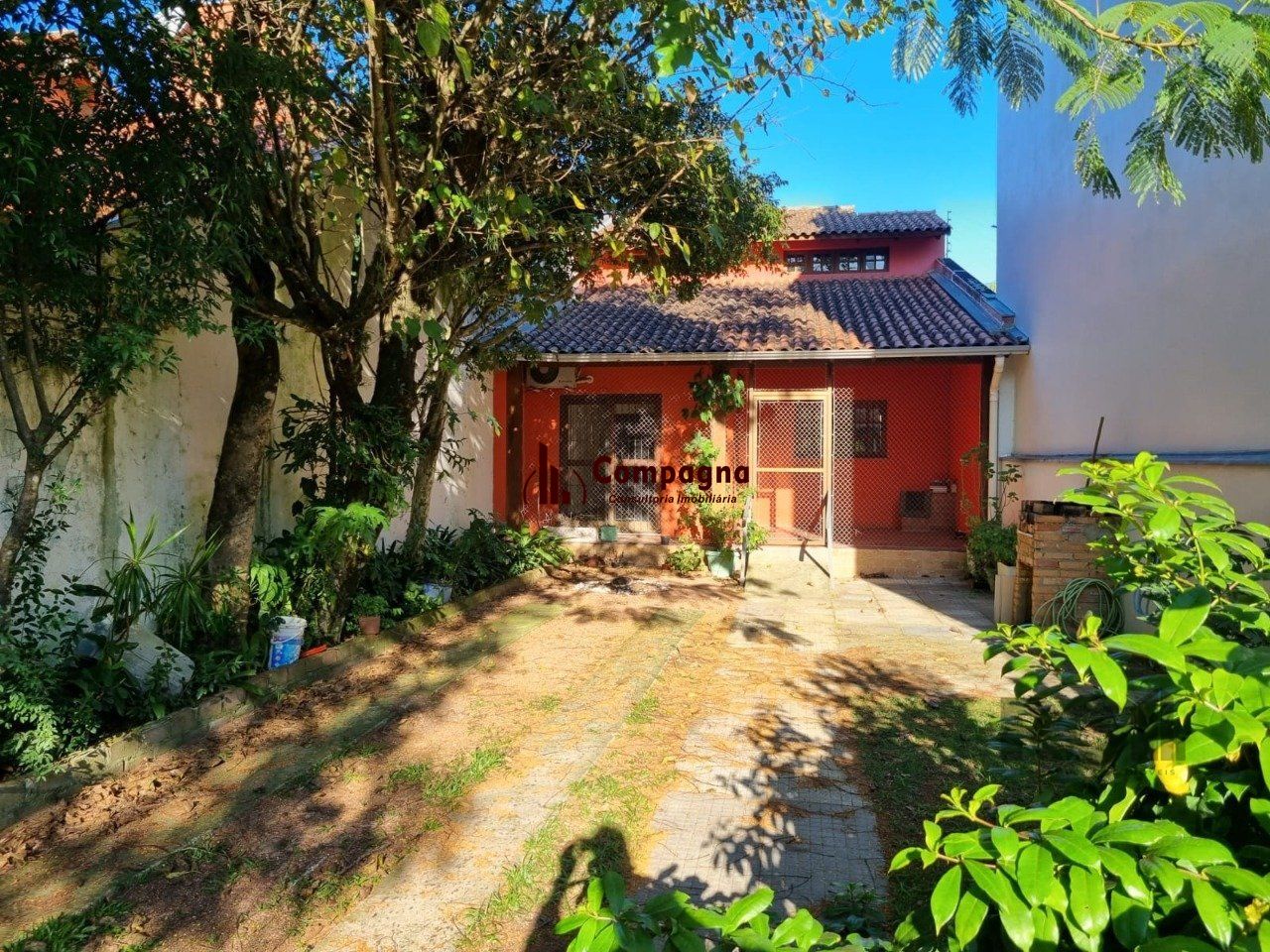 Linda Casa Bairro Ipanema 02 Dormitórios Suíte