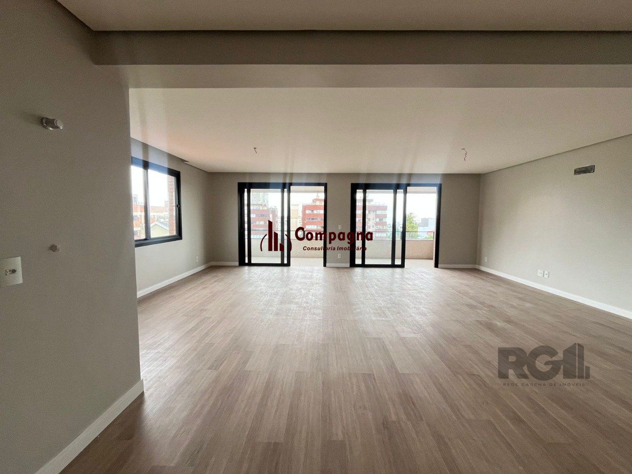 Apartamento 03 Suítes / Sacada/ 131m /  Rua José Gomes / Tristeza — foto 3