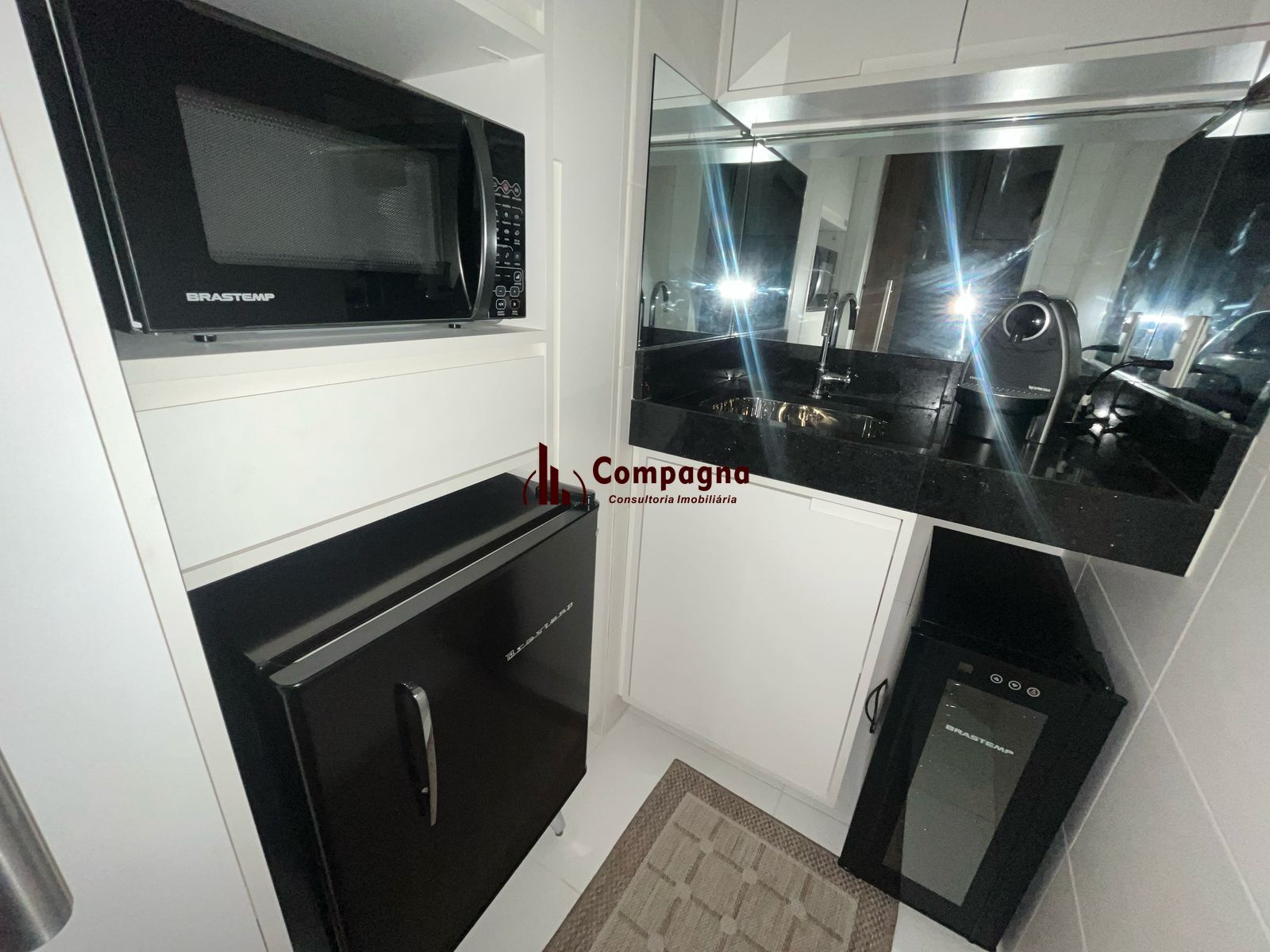 Sala mobiliada no Diamond Tower — foto 2