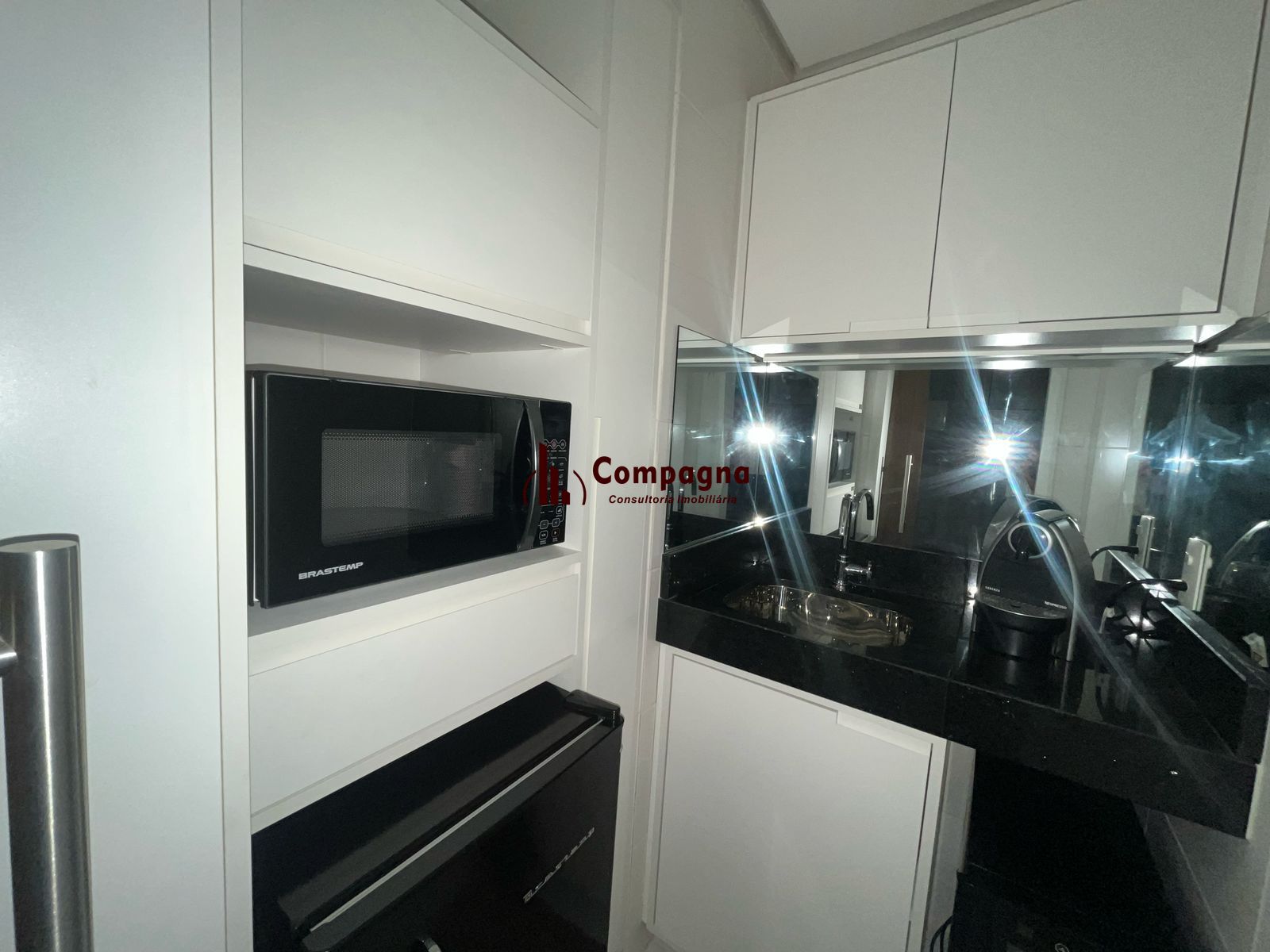 Sala mobiliada no Diamond Tower — foto 3