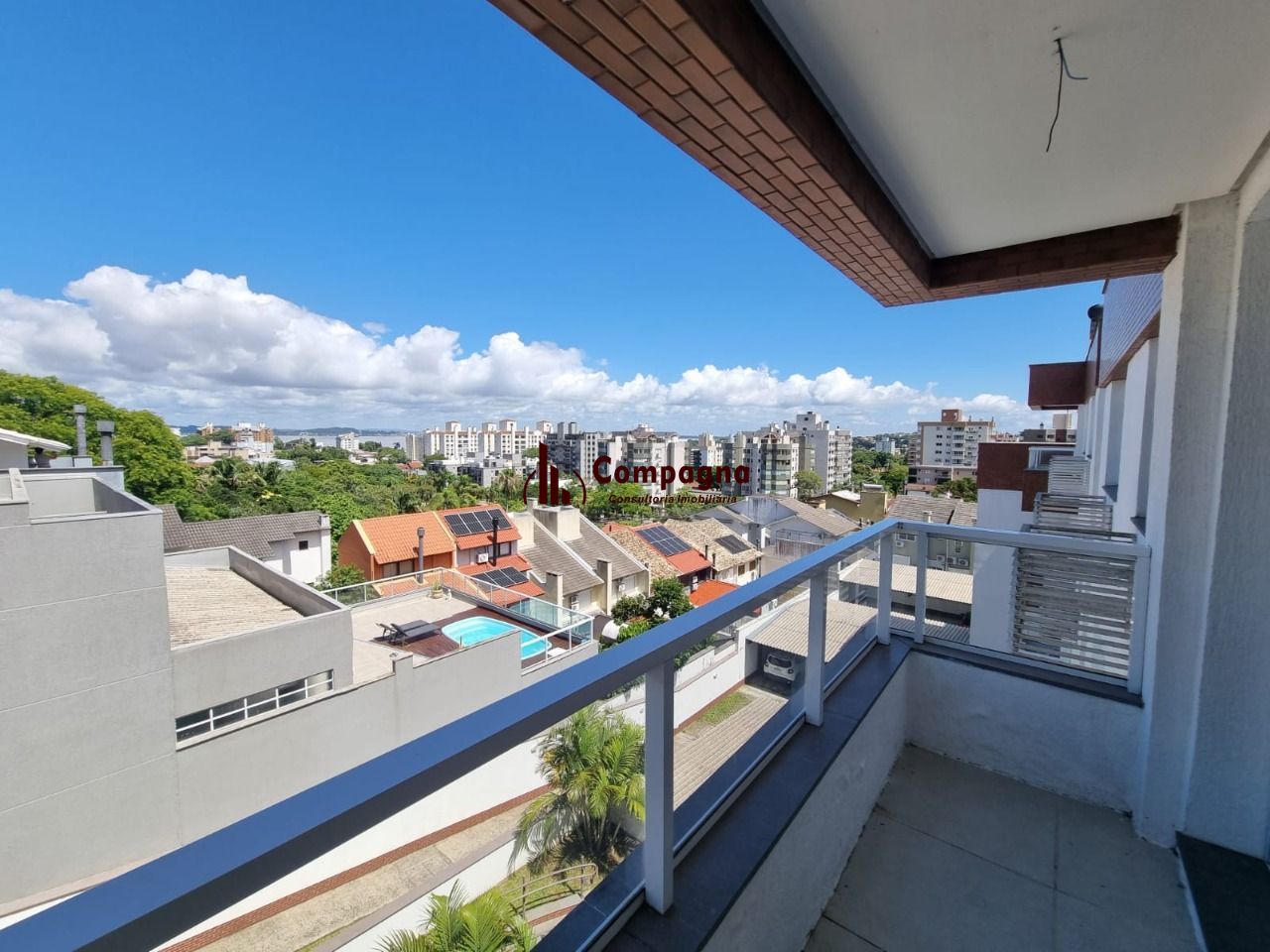 Apartamento 02 Dormitórios Com Sacada Bairro Tristeza — foto 3