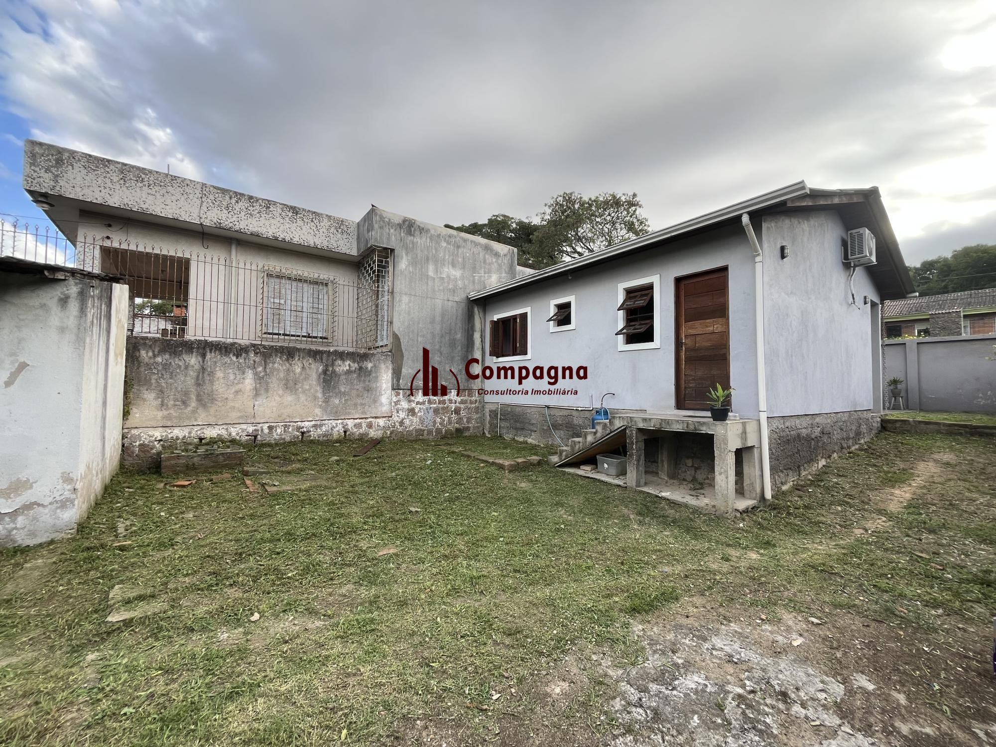 Casa com pátio grande semi-mobiliada no Bairro Camaquã. — foto 3