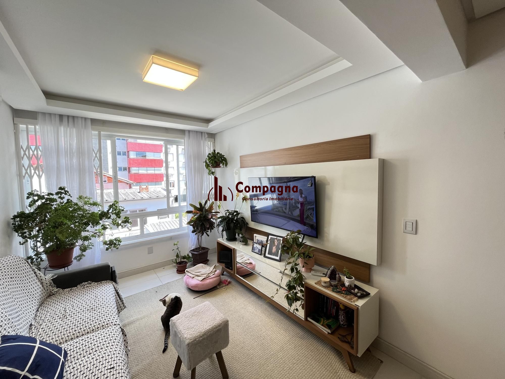 Apartamento de 2 quartos, suíte e 1 vaga de garagem no bairro Santana em POA/RS — foto 5