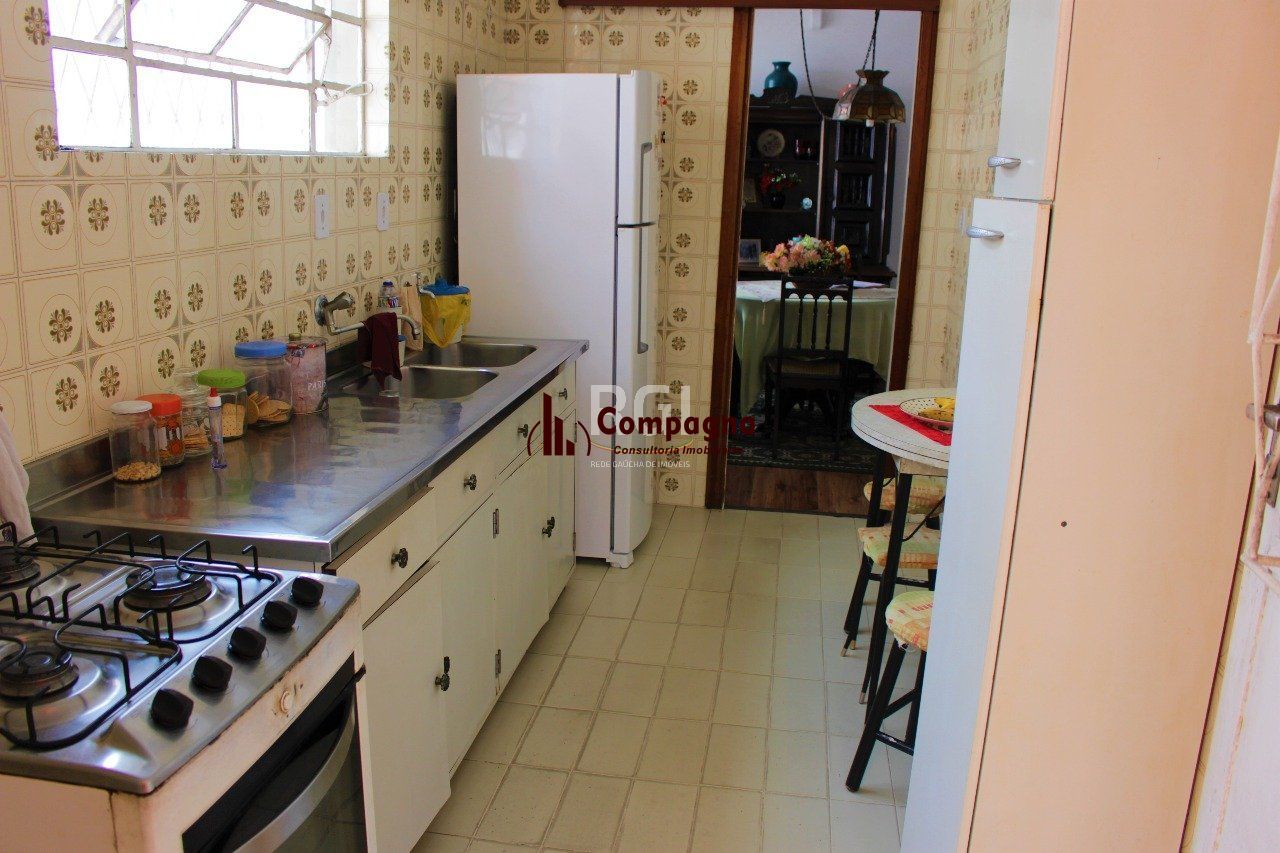 Casa para Venda - 208m², 3 dormitórios, 1 vaga - Partenon — foto 4