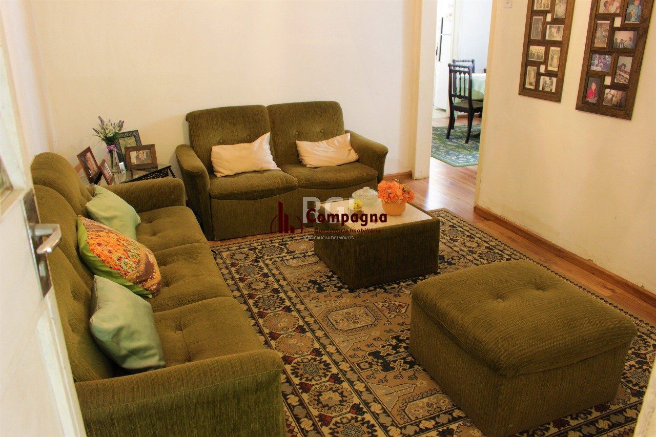 Casa para Venda - 208m², 3 dormitórios, 1 vaga - Partenon