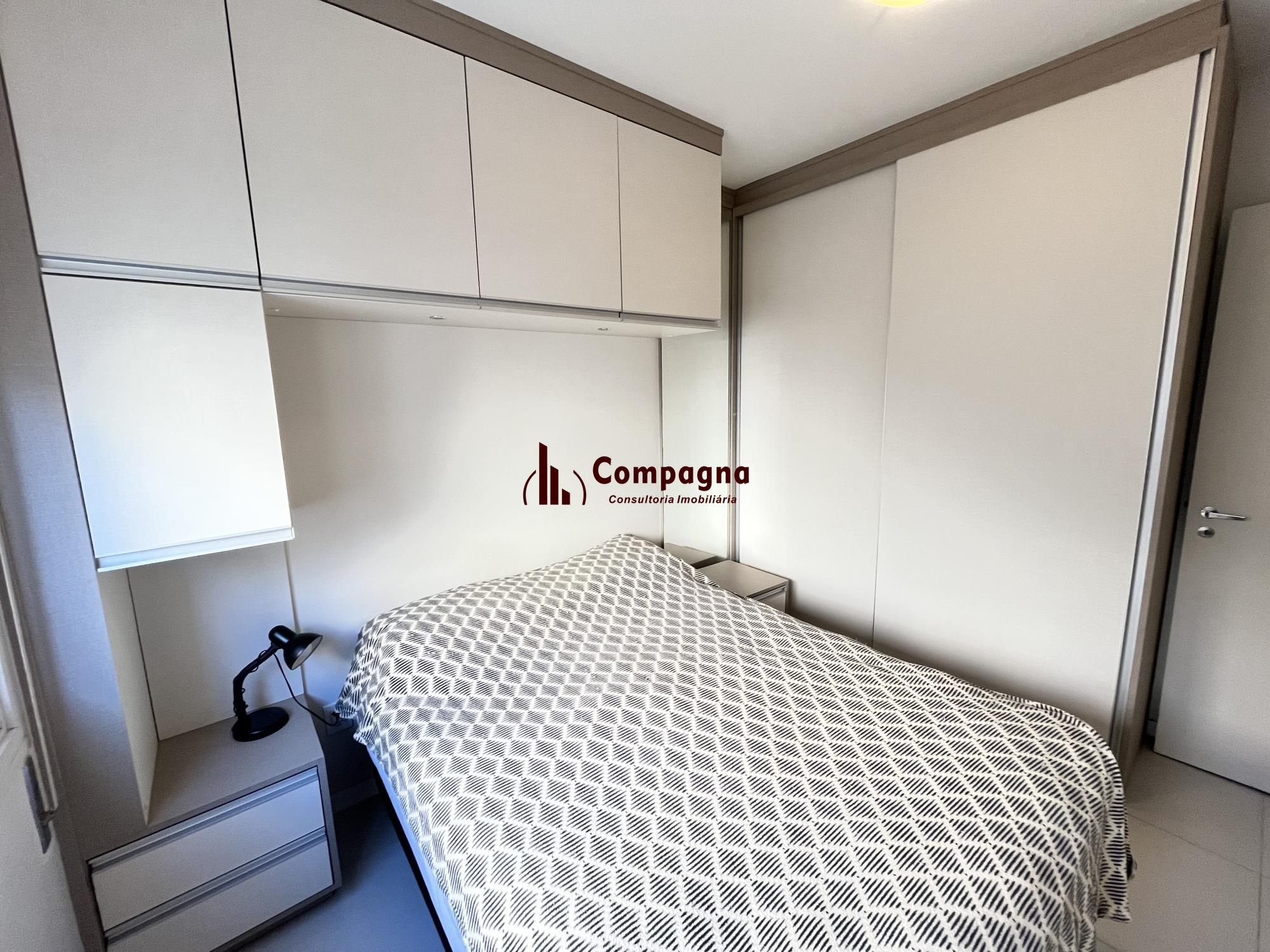 Apartamento de 2 quartos, suíte e 1 vaga de garagem no bairro Santana em POA/RS — foto 4