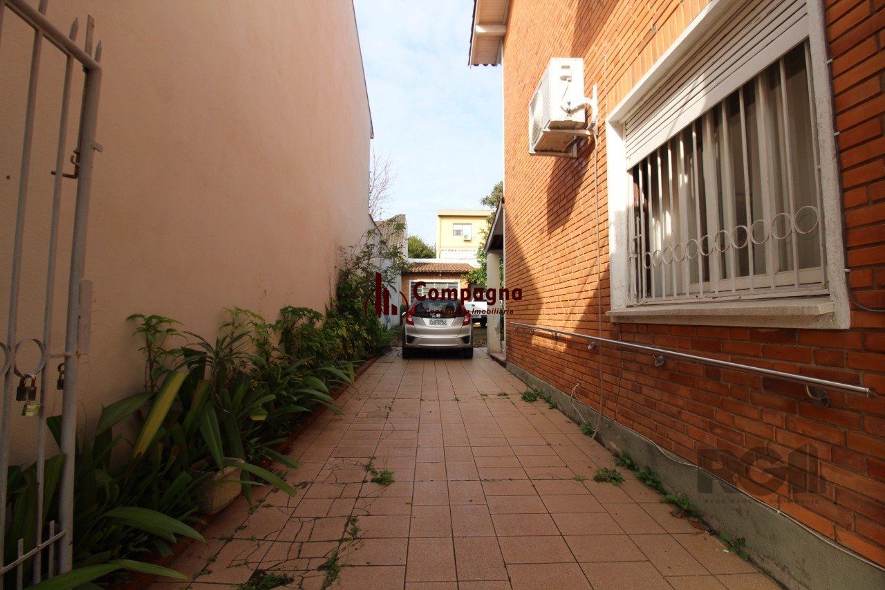 Casa à venda 4 quartos (dormitórios), suíte, 3 vagas - Partenon, Porto Alegre — foto 3