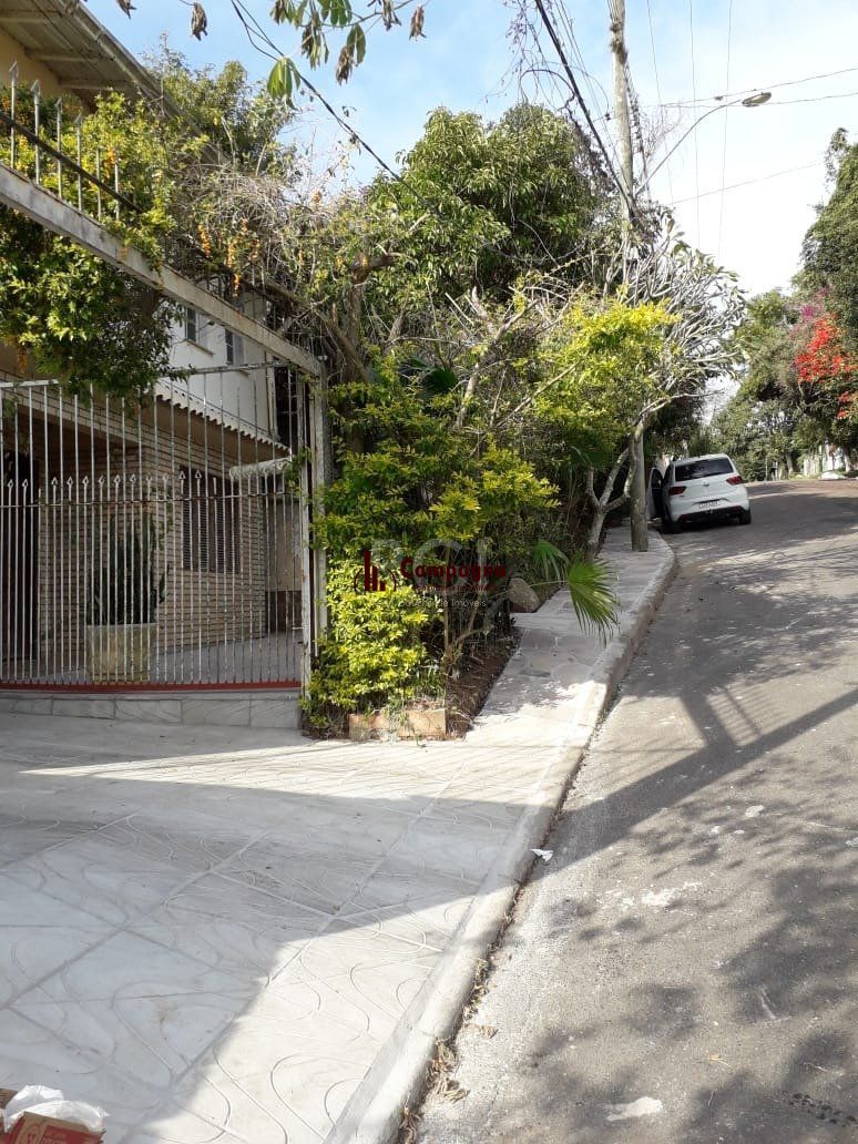 Casa para Venda - 230.45m², 4 dormitórios, sendo 1 suites, 3 vagas - Ponta Grossa — foto 3