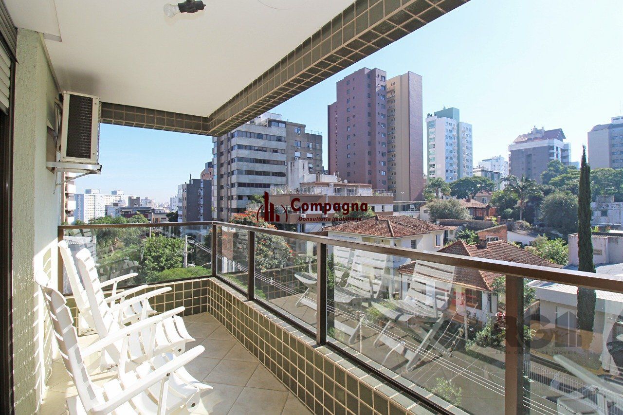 Apartamento de 3 dormitórios, suíte e 2 vagas de garagem no bairro Petrópolis em Porto Alegre — foto 5