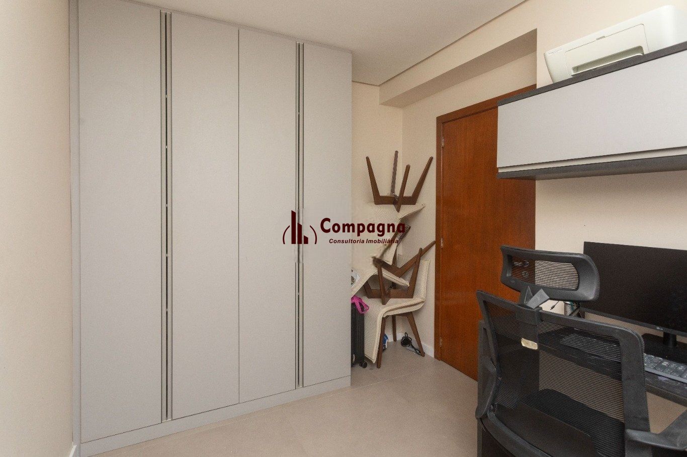 Apartamento de 3 quartos, suíte e 1 vaga de garagem no bairro Passo da Areia POA — foto 2
