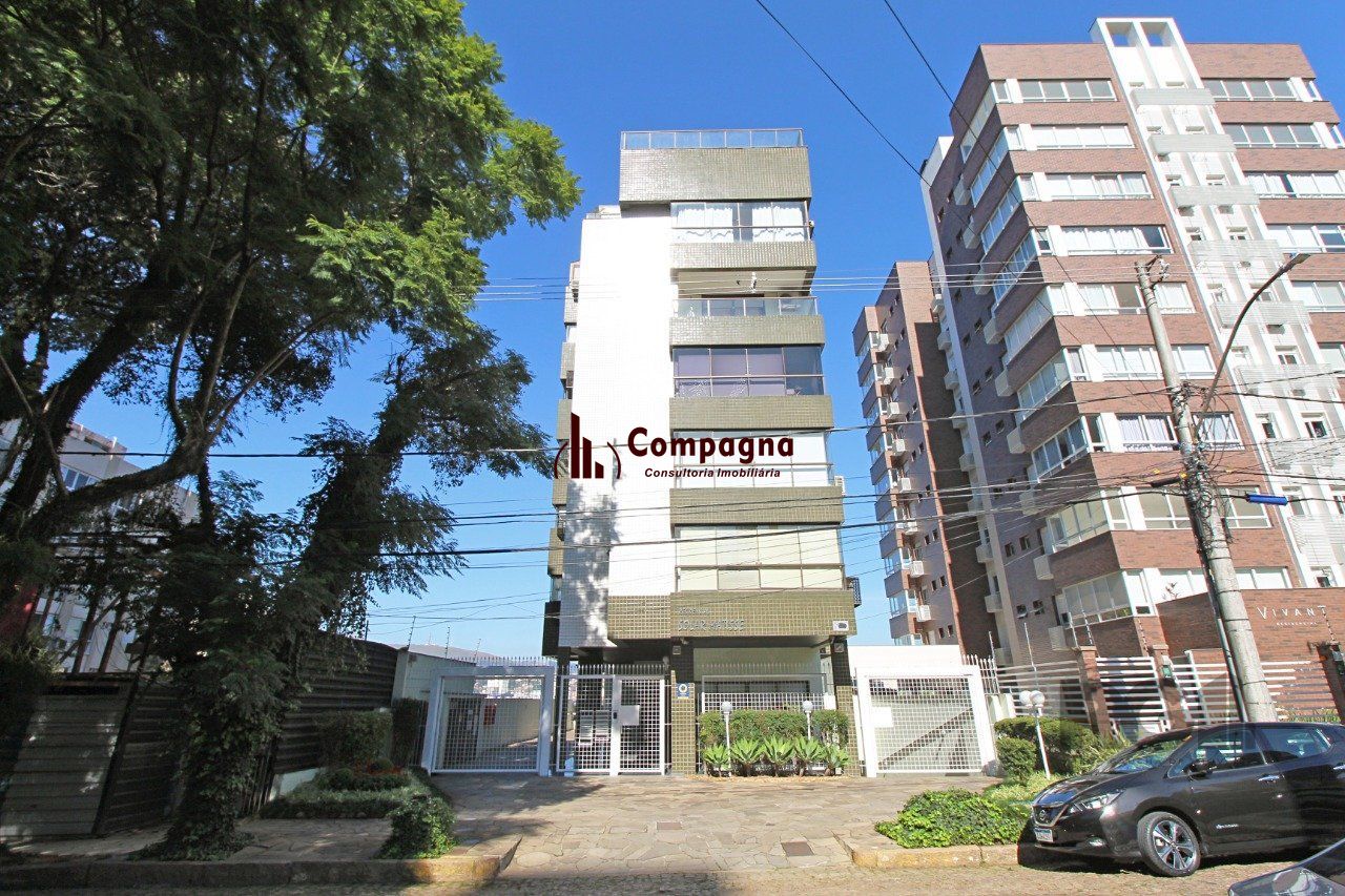 Apartamento de 3 dormitórios, suíte e 2 vagas de garagem no bairro Petrópolis em Porto Alegre