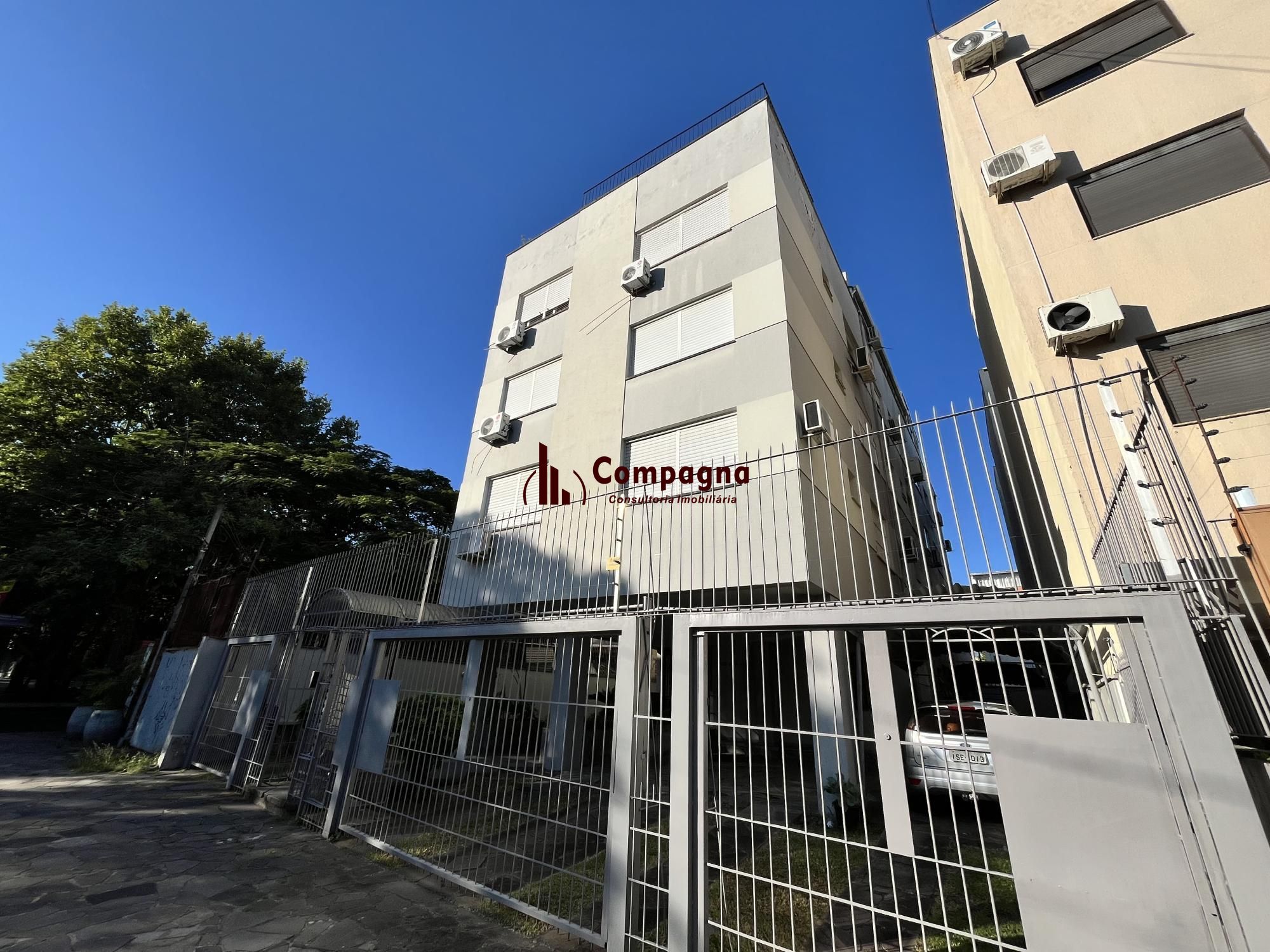 Apartamento de 2 quartos, suíte e 1 vaga de garagem no bairro Santana em POA/RS