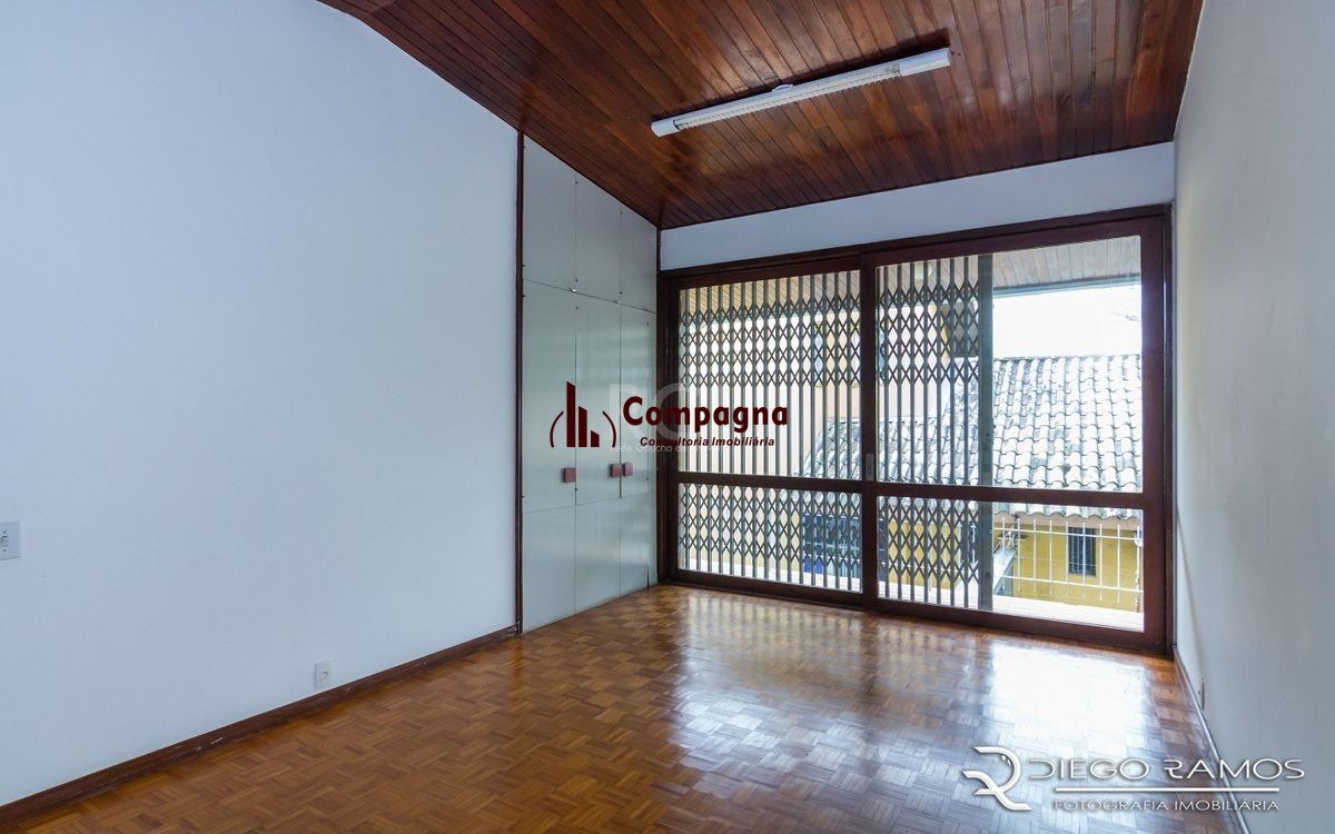 Venda de casa residencial 25,00m x 80,00m- Menino Deus. 4 vagas, 4 dormitórios, sendo 1 suíte, 1 varanda, lareira e churrasqueira. — foto 5