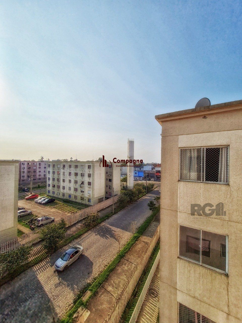 Apartamento de dois dormitórios e uma vaga de garagem no bairro Mario Quintana em Porto Alegre. — foto 5