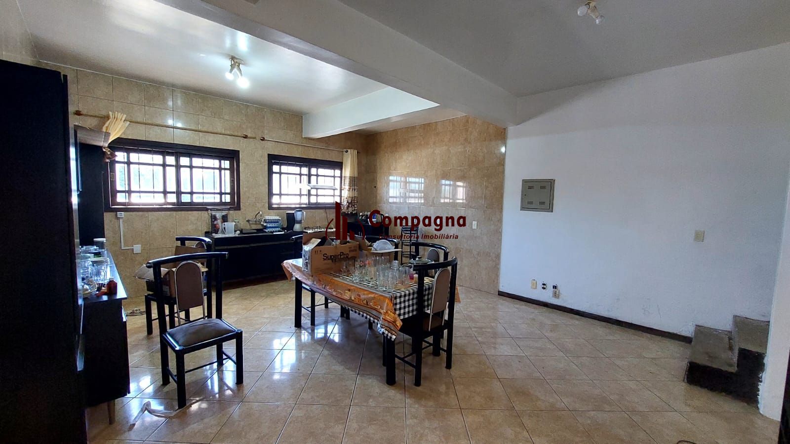 Casa no bairro Vila Nova - 4 dormitórios, Sendo 1 Suíte — foto 3
