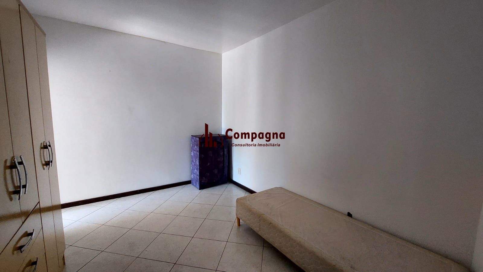 Casa no bairro Vila Nova - 4 dormitórios, Sendo 1 Suíte — foto 5