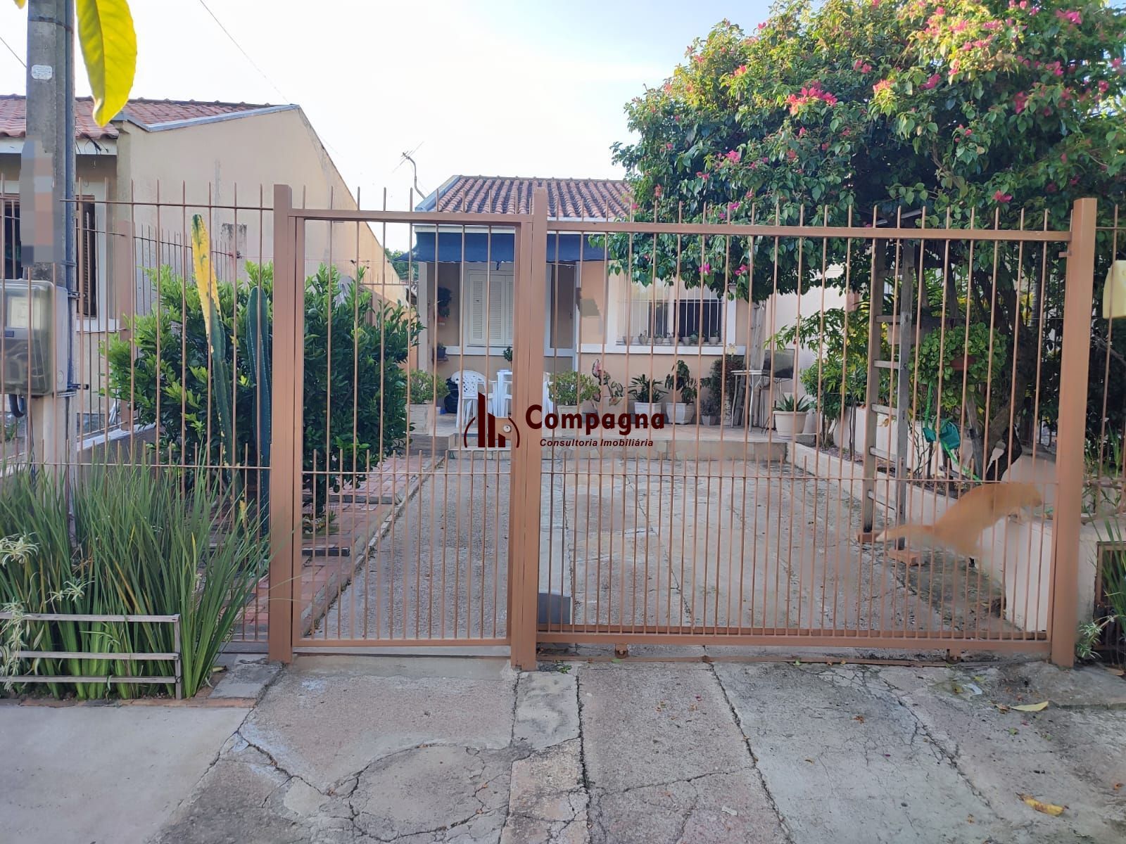 Casa no bairro Hípica - 2 dormitórios