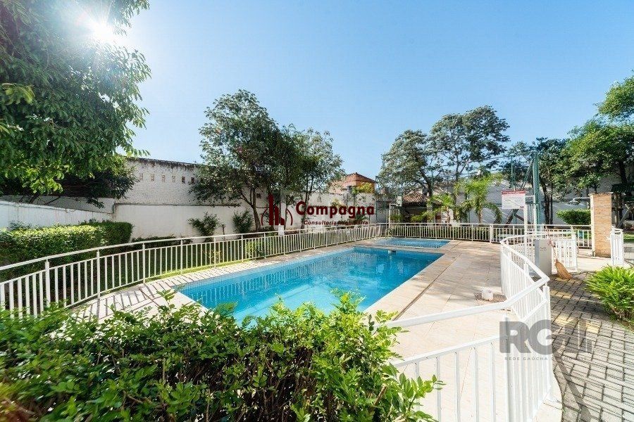 Apartamento no bairro Cristal de 2 dormitórios infra e vaga