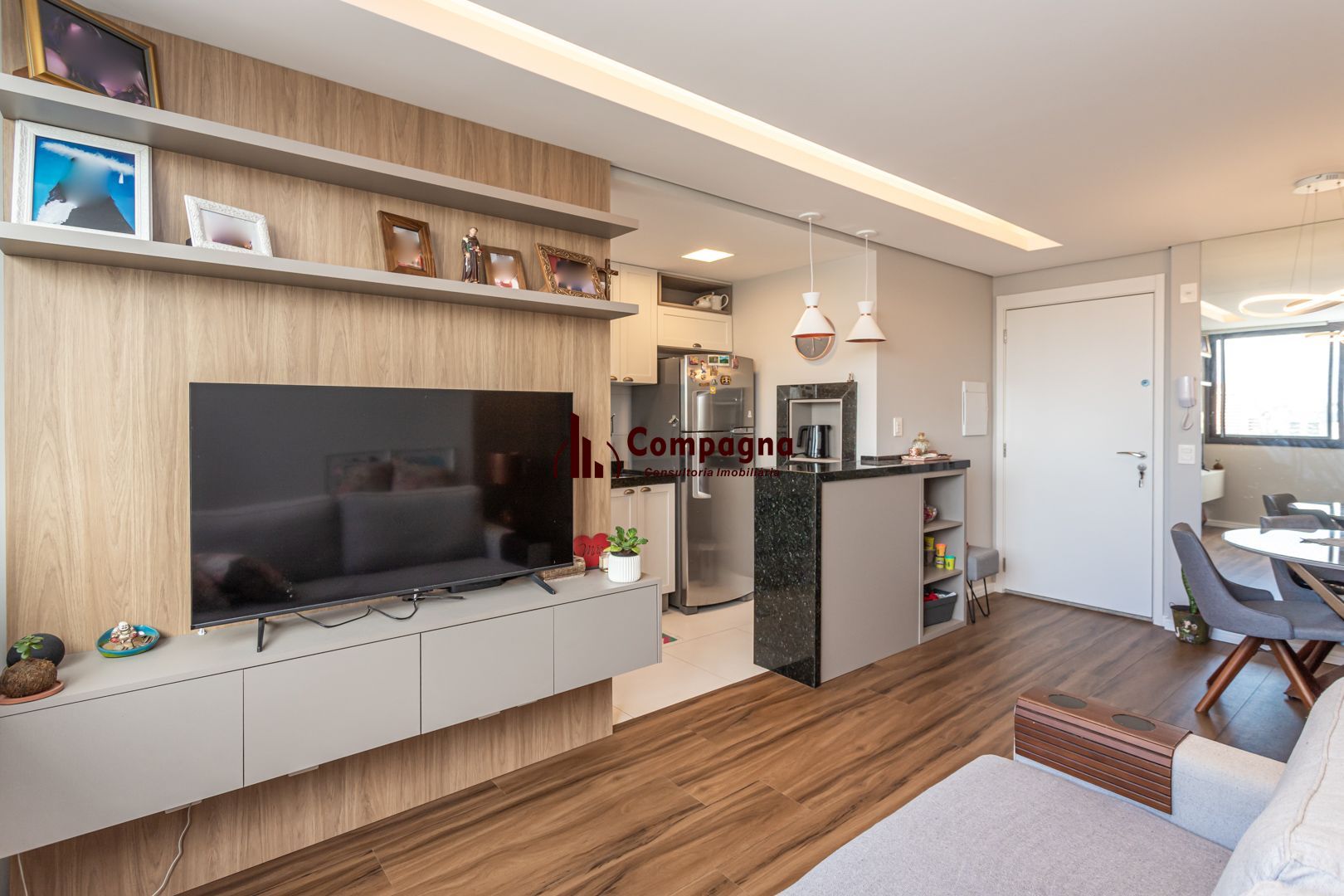 Apartamento 02 dormit com suíte e 01 vaga, no bairro Azenha, em Porto Alegre. — foto 5
