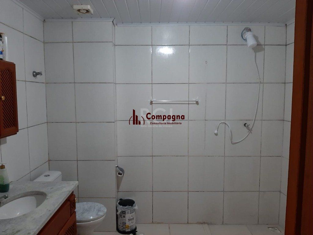 Apartamento no Centro de 2 dormitórios DESOCUPADO — foto 5