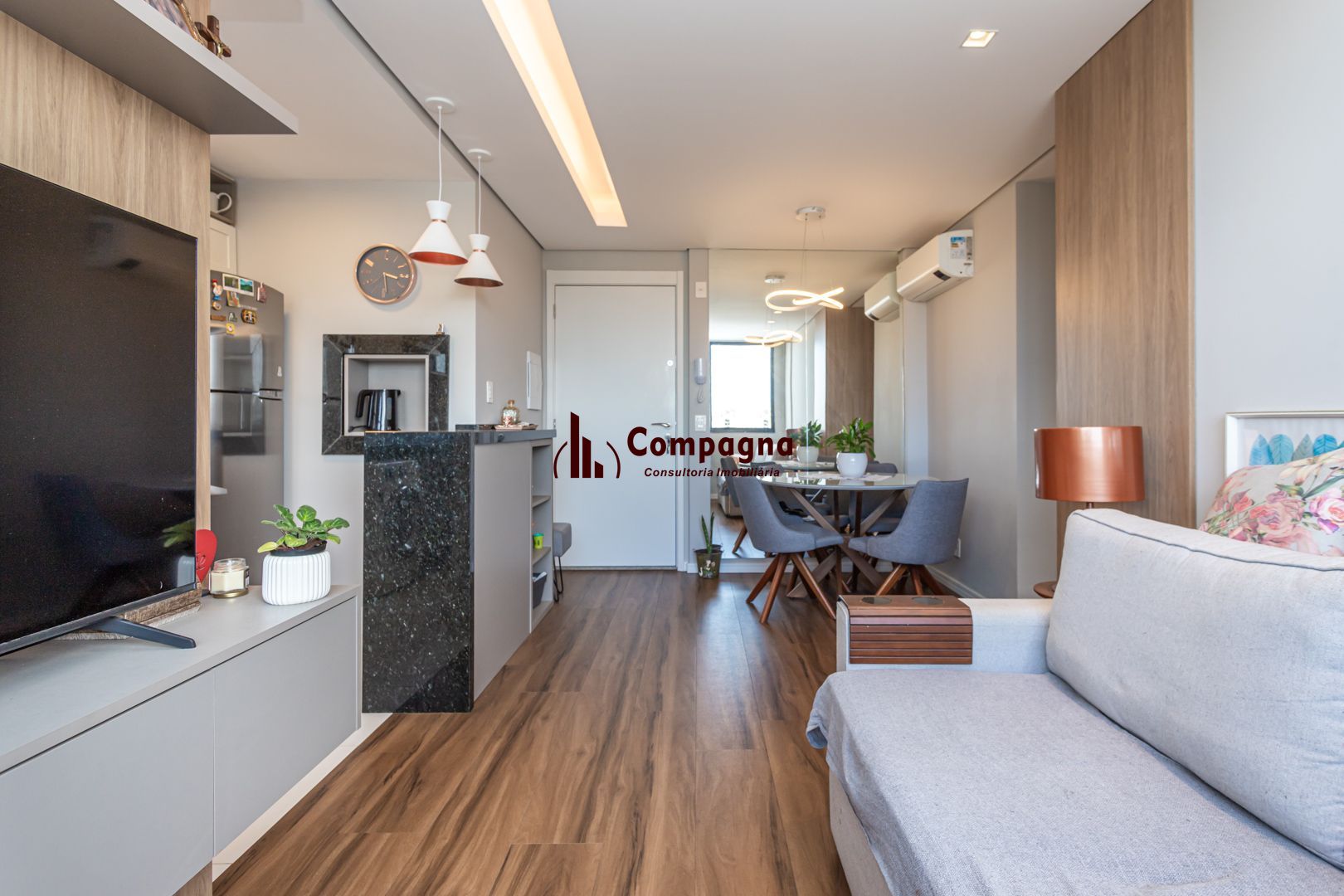 Apartamento 02 dormit com suíte e 01 vaga, no bairro Azenha, em Porto Alegre. — foto 4
