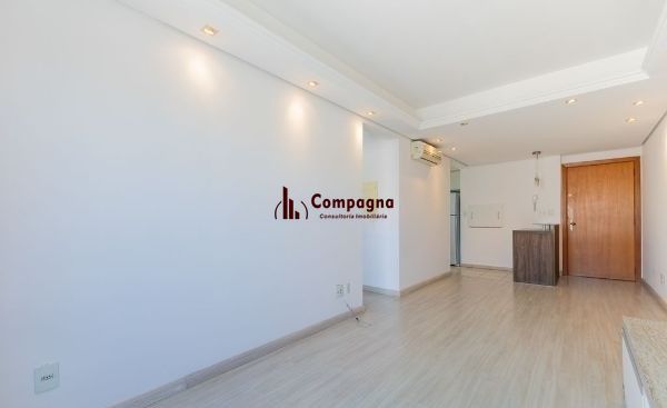 Apartamento no Centro de 2 dormitórios e 2 vagas DESOCUPADO — foto 2