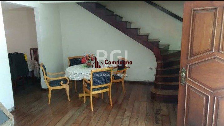 Casa para Venda - 300m², 4 dormitórios, 4 vagas - Nonoai — foto 2