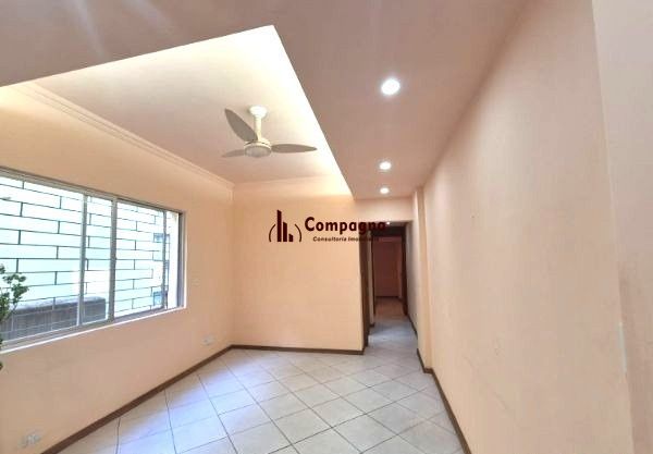 Apartamento no Centro de 2 dormitórios DESOCUPADO — foto 2