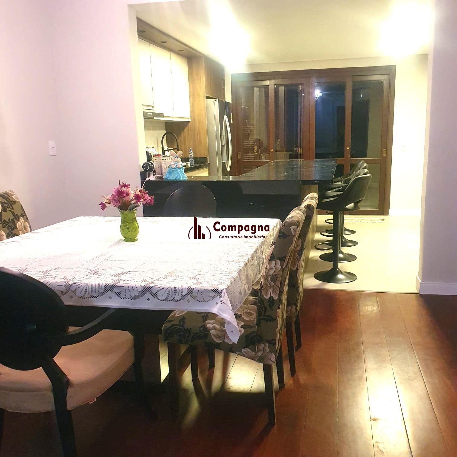 Sobrado no Menino Deus de 3 dormitórios e vaga — foto 2