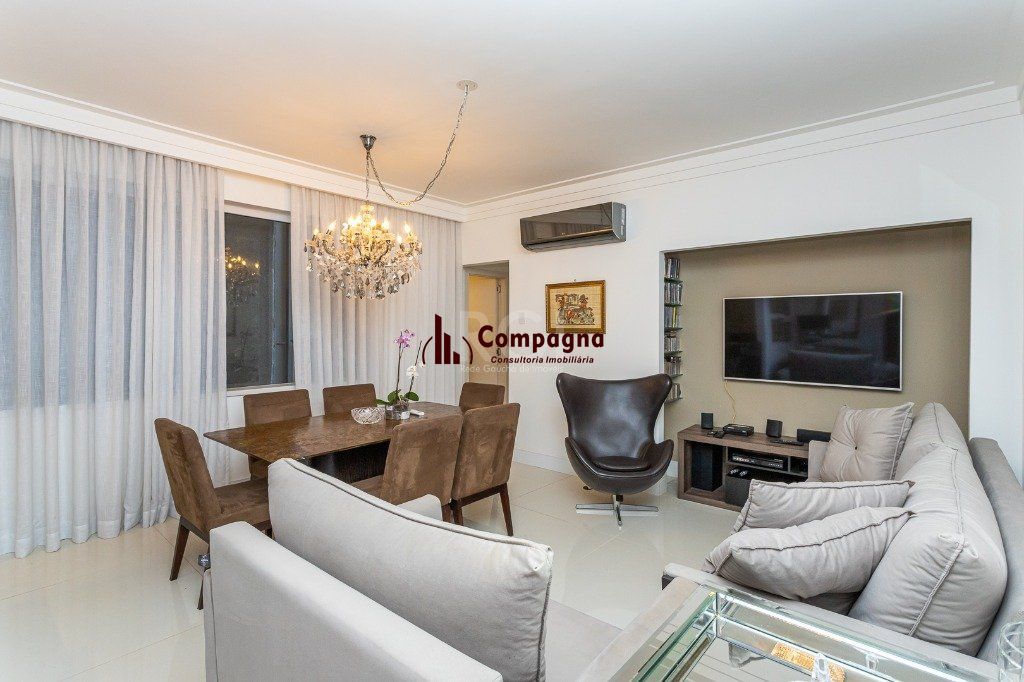 Apartamento no Centro - 2 dormitórios - reformado e mobiliado