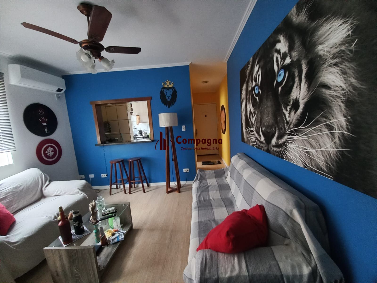 EXCELENTE APARTAMENTO TÉRREO DE 2 DORMITÓRIOS, SEMIMOBILIADO, À VENDA NO BAIRRO MENINO DEUS, PORTO ALEGRE.