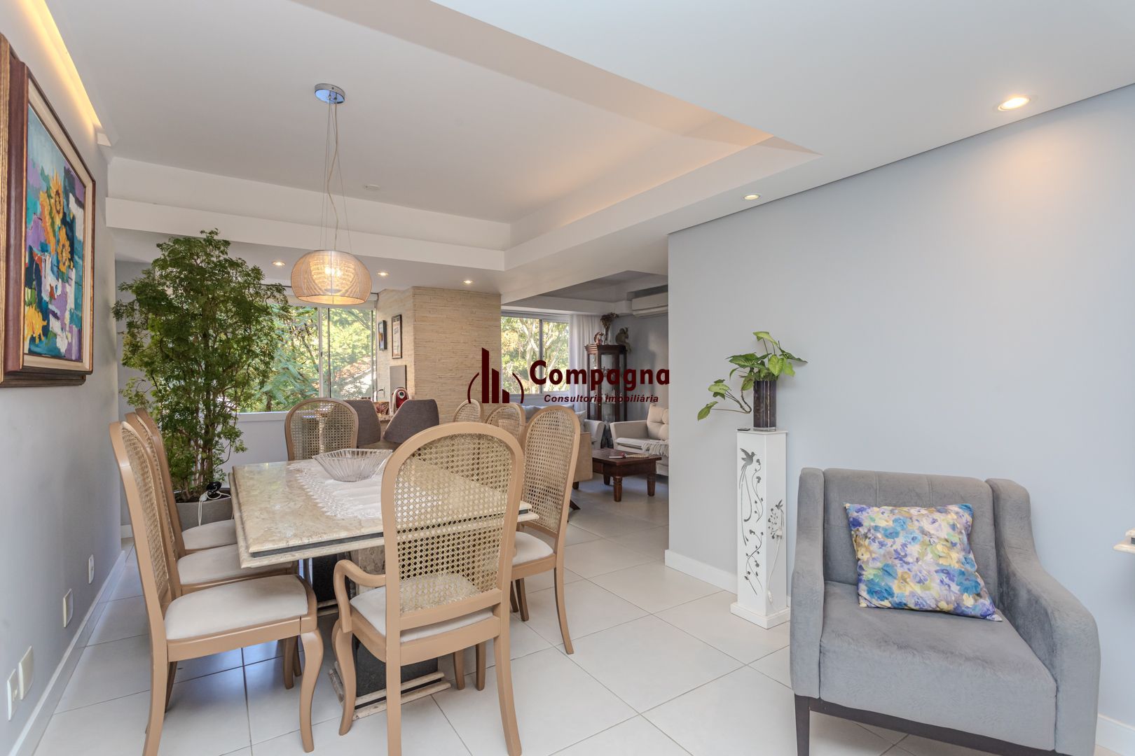 Apartamento diferenciado no bairro Nonoai de 3 dormitórios 2 vagas e infra — foto 2