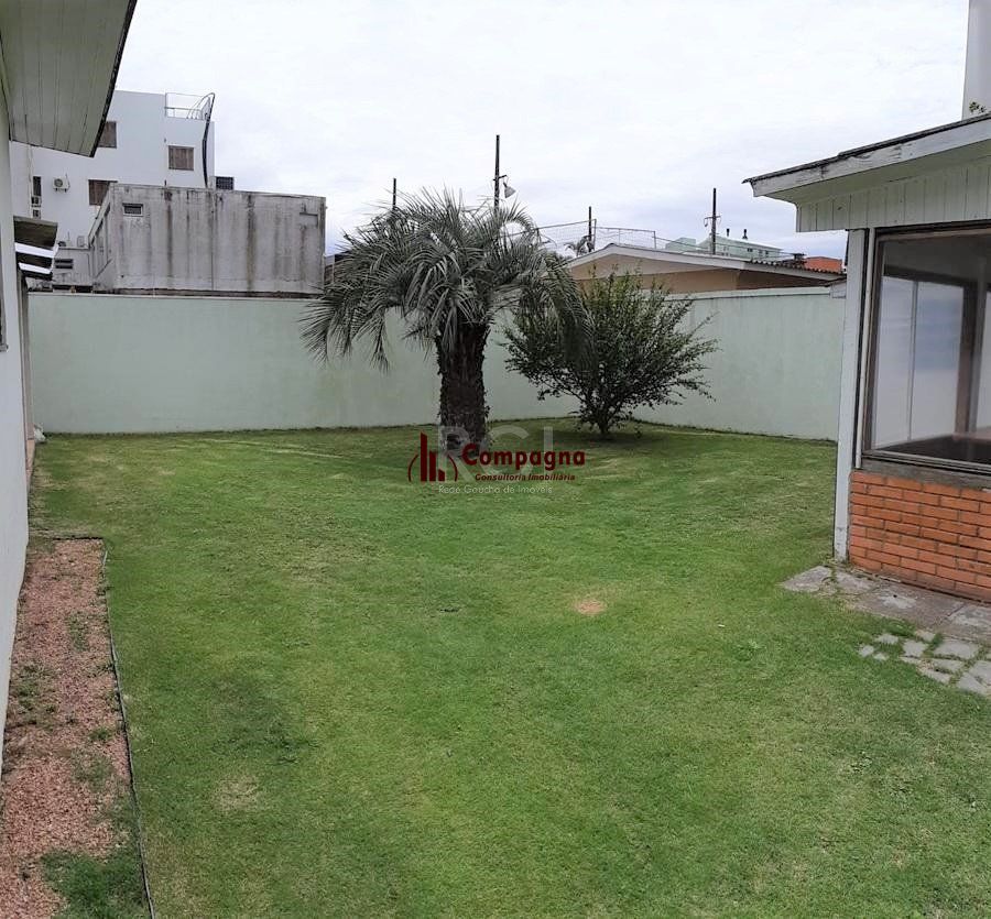 Casa no Centro de Tramandai com pátio — foto 4